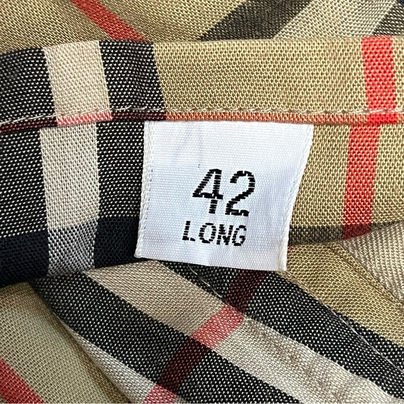 Burberry trench coat. - Picture 10 of 15